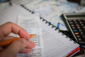 解約時の払戻金に関する税金の確定申告が必要なのはなぜ？